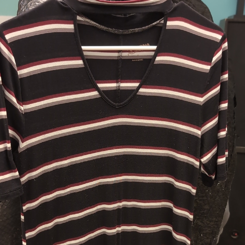 Arizona Jean Company Black Striped Short Sleeve Top